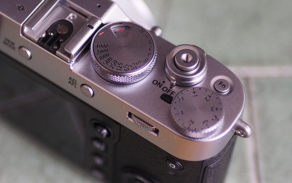 Fujifilm_X100F_top_right