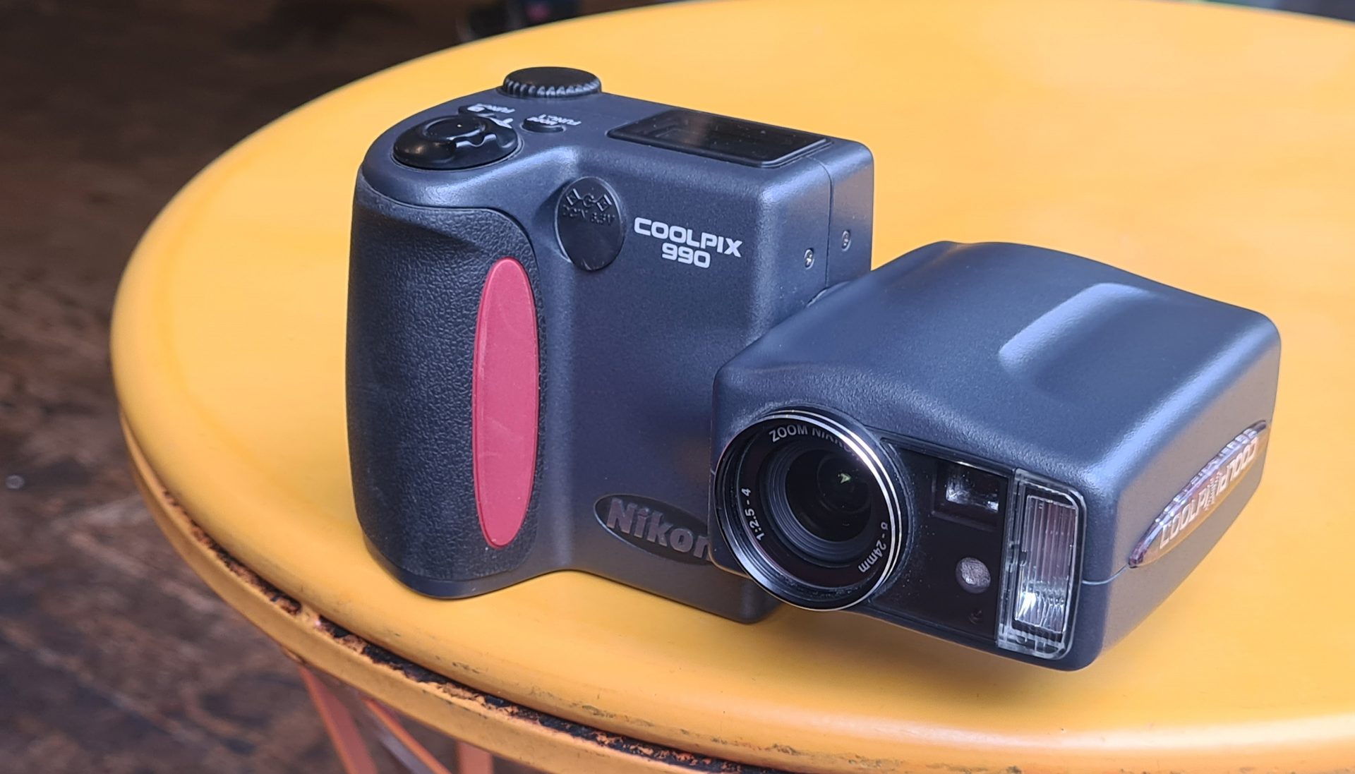 nikon-coolpix-990-header